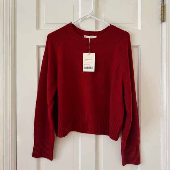 Everlane The Boxy Cashmere Crew in Berry Red Size Medium - Picture 3 of 6